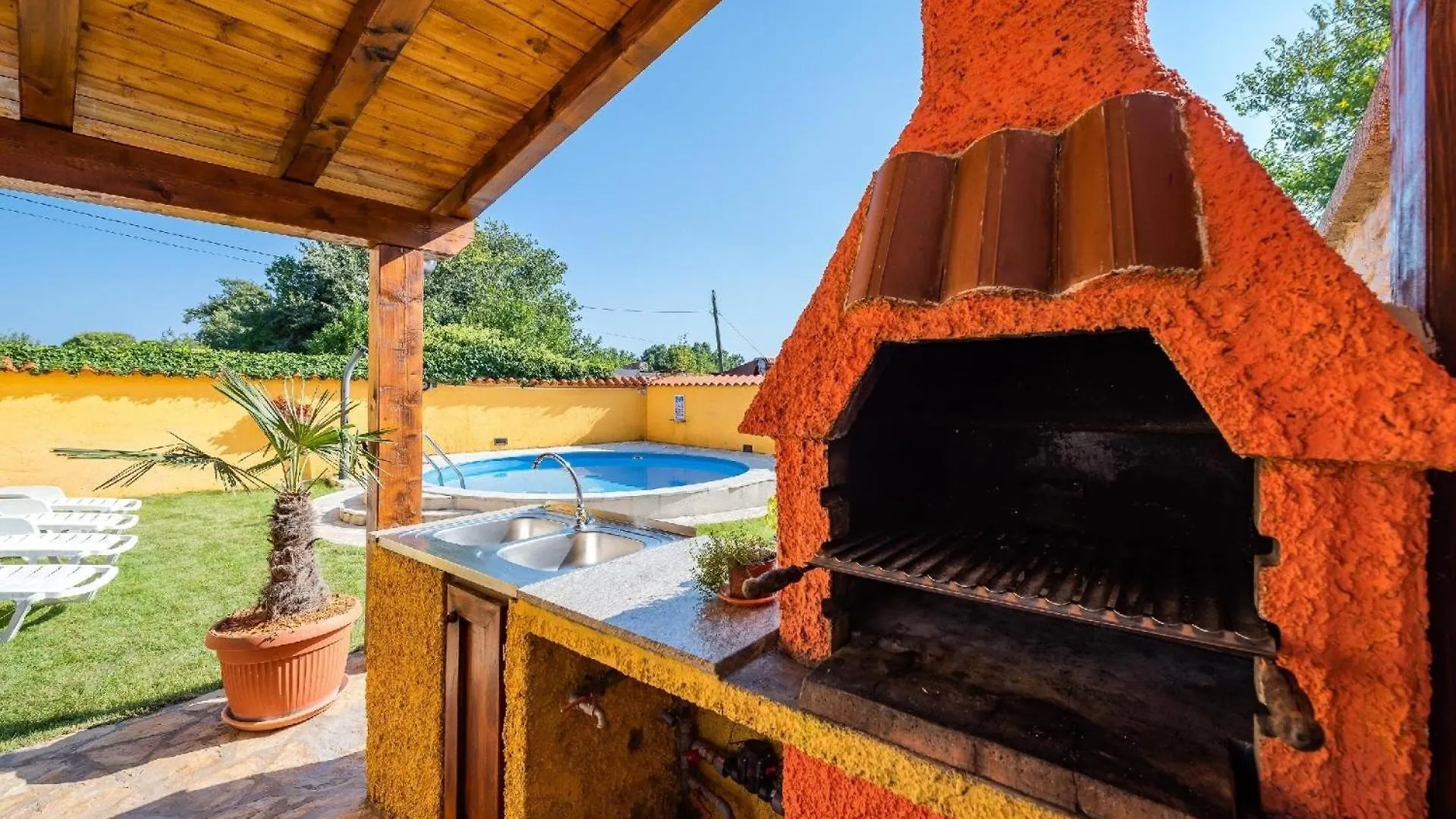 Ferienhaus Mit Privatpool Fuer 5 Personen Ca 60 Qm In Mali Vareski, Istrien Suedkueste Von Istrien Croatia