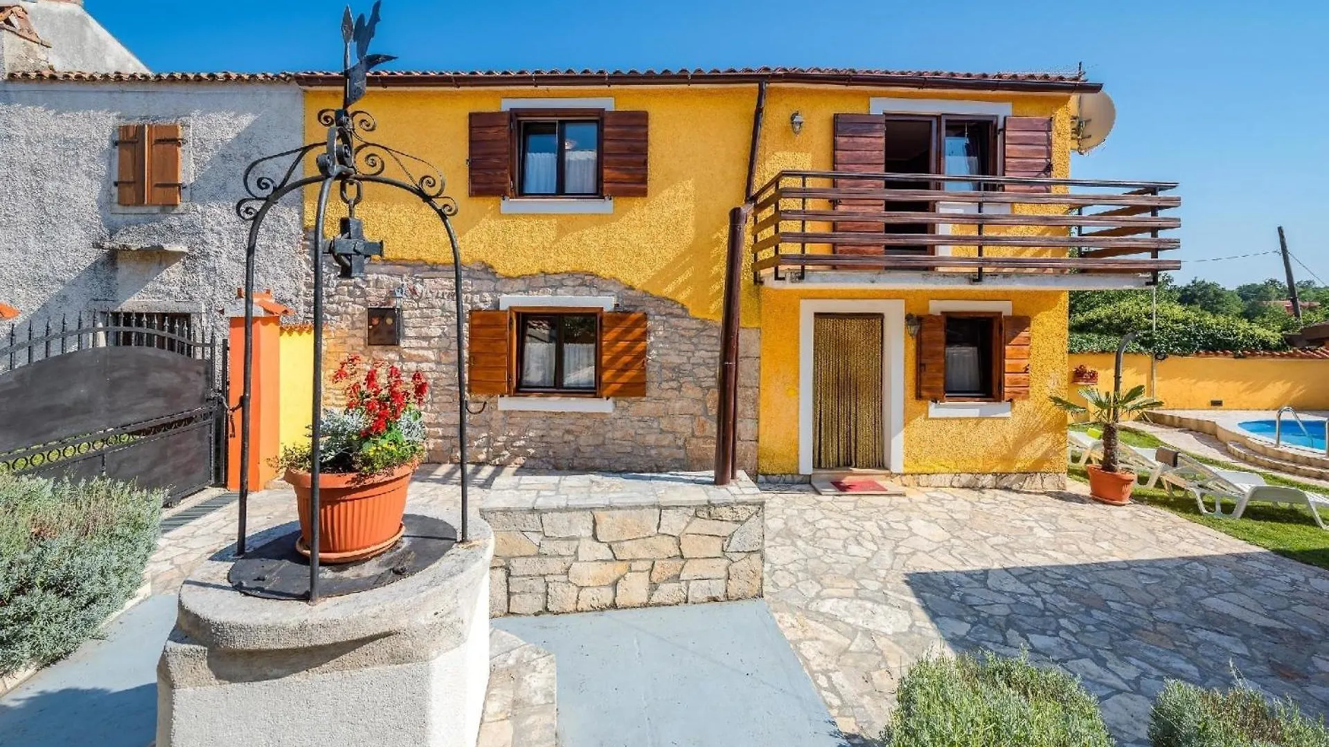 Ferienhaus Mit Privatpool Fuer 5 Personen Ca 60 Qm In Mali Vareski, Istrien Suedkueste Von Istrien